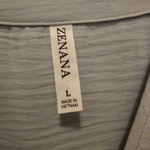 EUC Zenana Ruffled Top - L - Picture 2 of 6